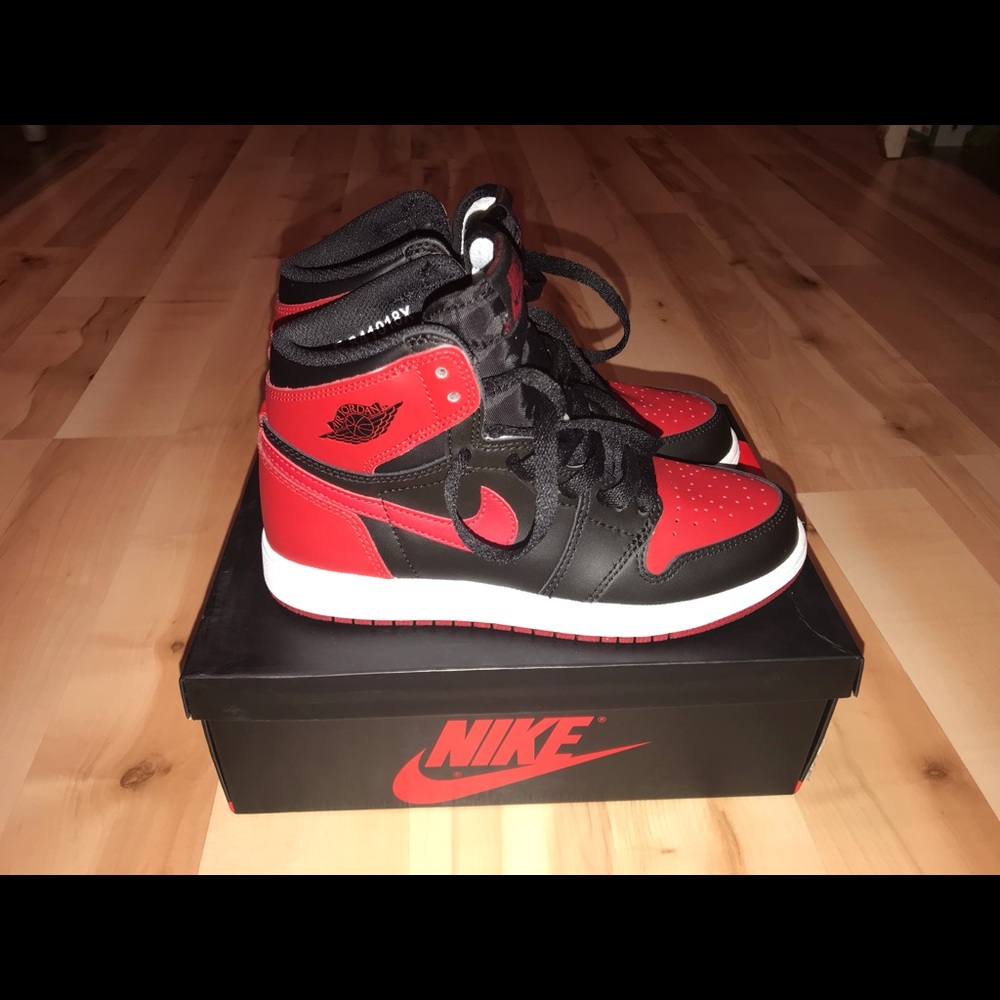 Air Jordan 1 Retro High OG 'Banned' 2016